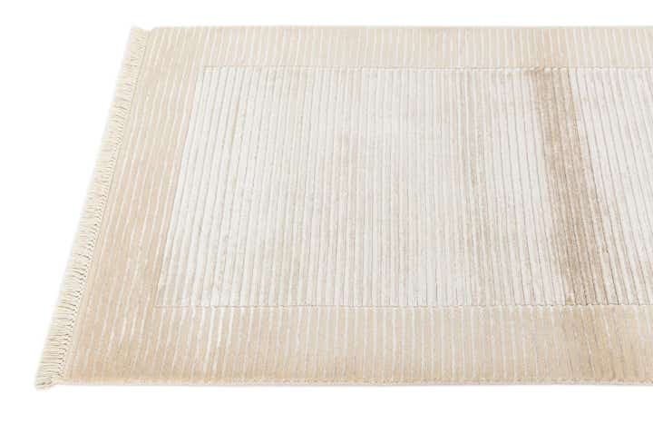 2' 7 x 5' Hand Knotted Darya Wool Rug