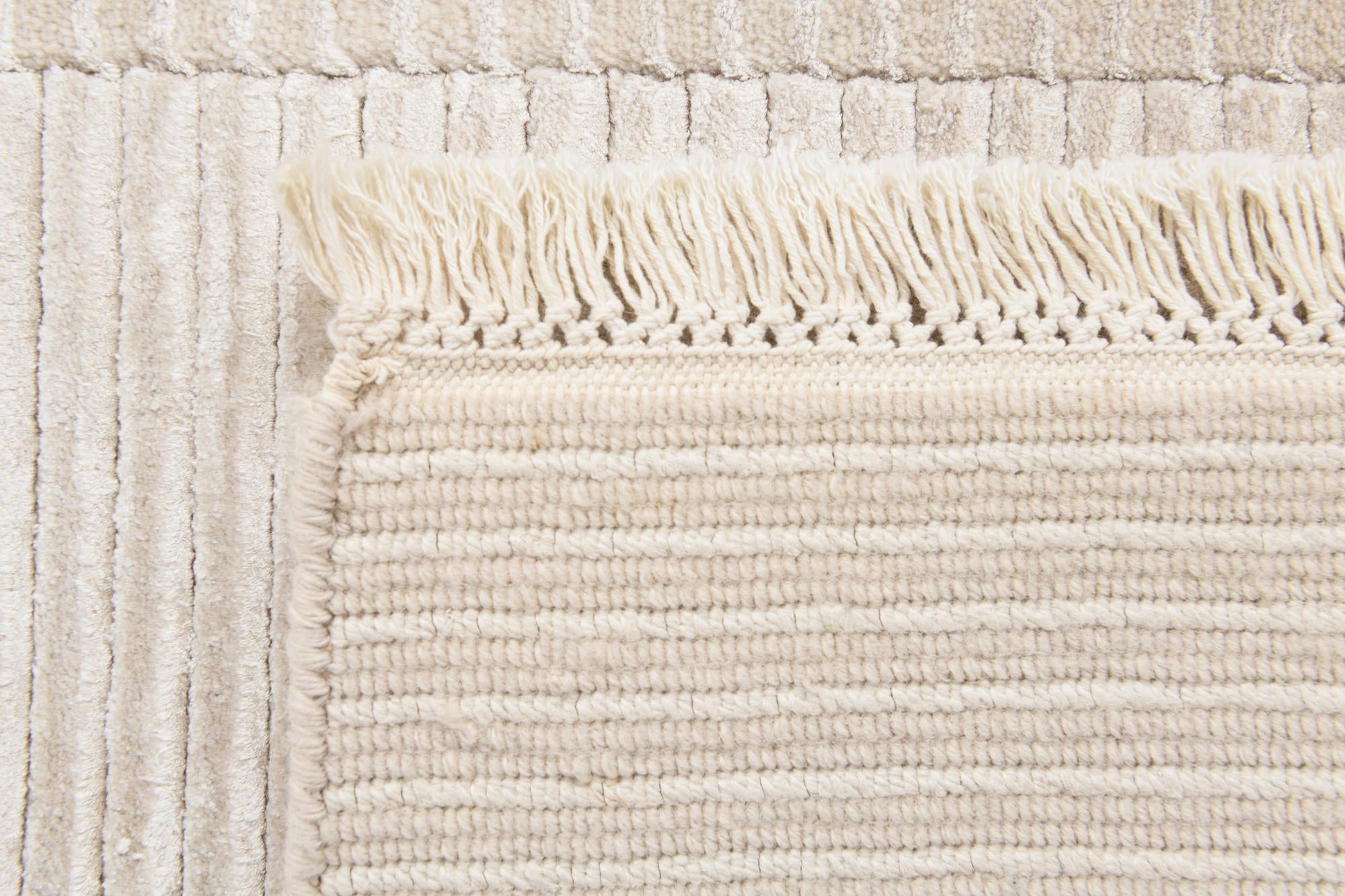2' 7 x 5' Hand Knotted Darya Wool Rug