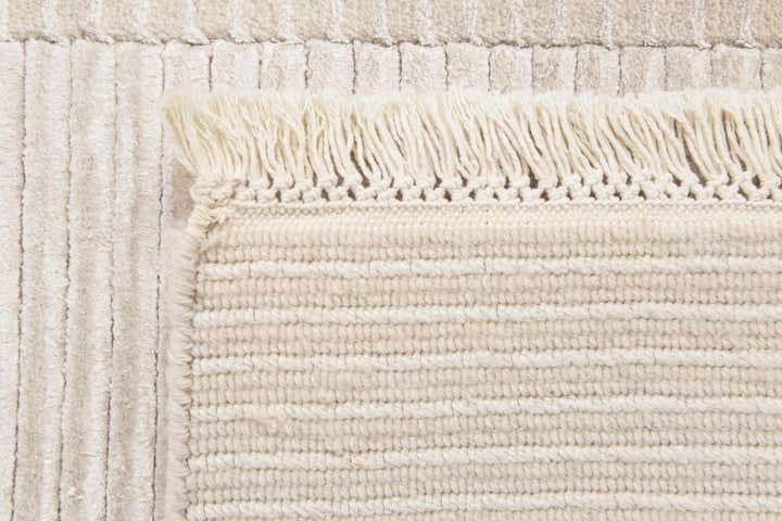 2' 7 x 5' Hand Knotted Darya Wool Rug