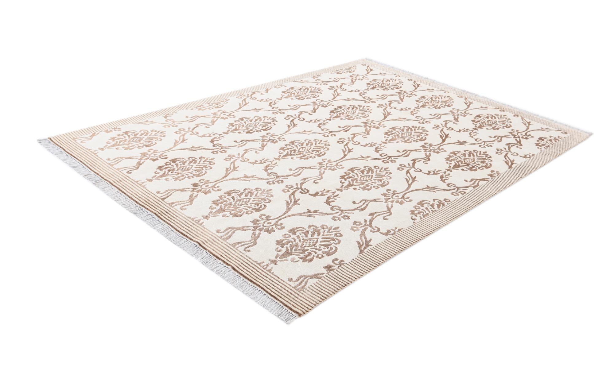 5' 8 x 8' Hand Knotted Darya Wool Rug
