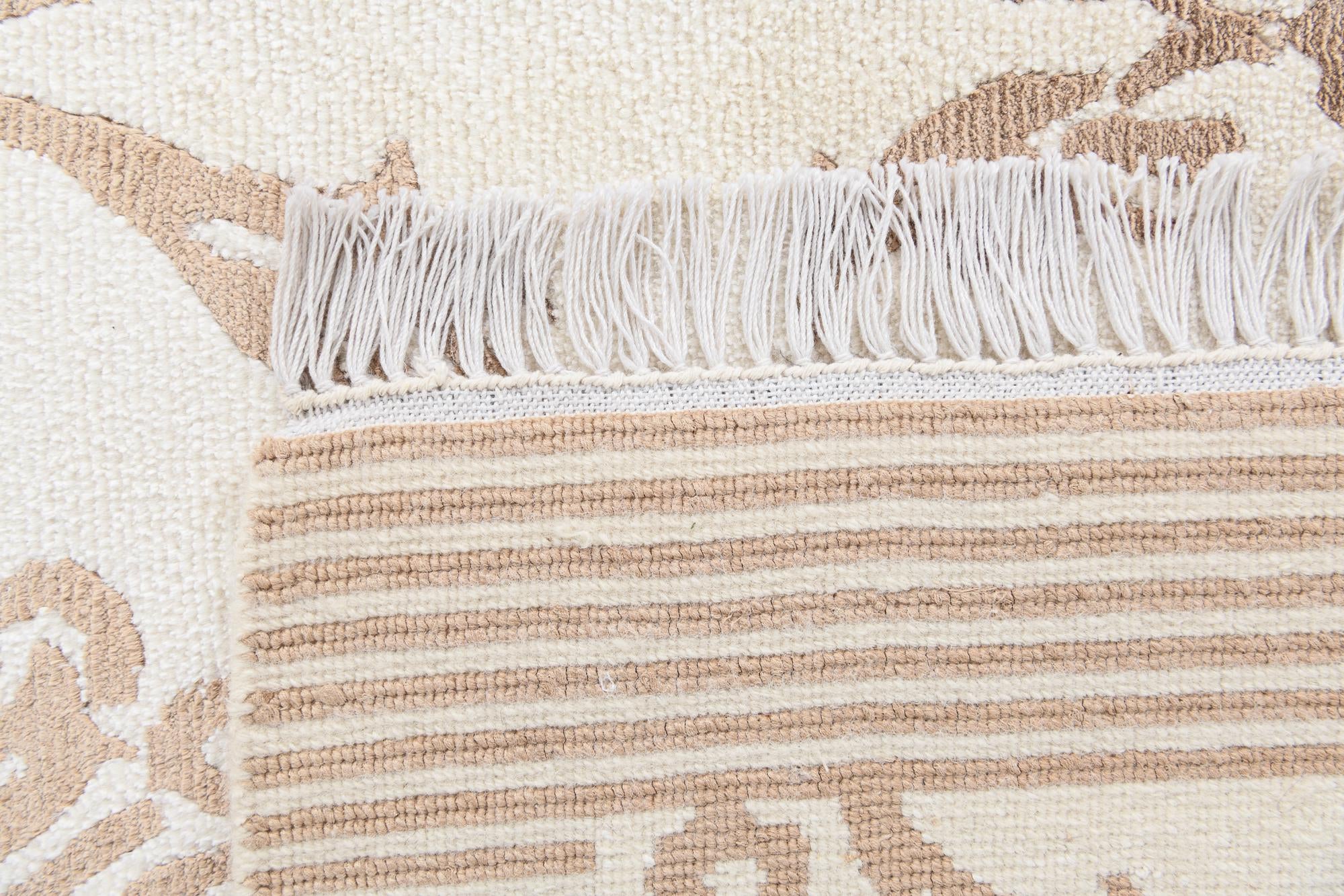 5' 8 x 8' Hand Knotted Darya Wool Rug