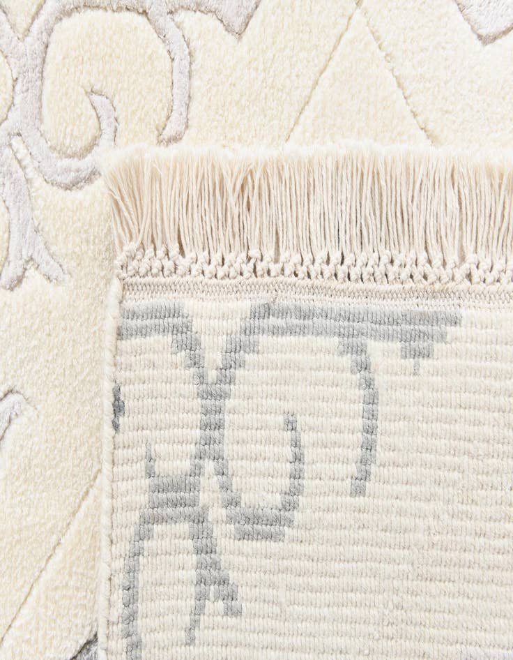 Detail image of 5' x 6' 10  Hand Knotted Darya Rug