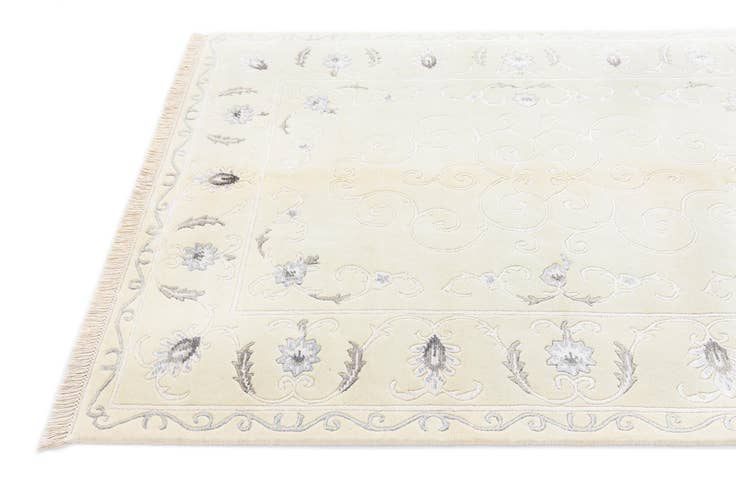 Detail image of 4' 9 x 6' 7 Hand Knotted Darya Rug