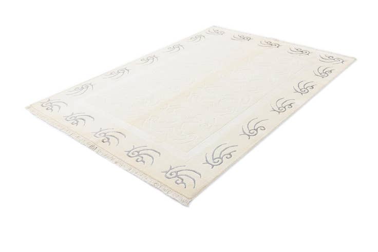 Detail image of 4' 9 x 6' 8 Hand Knotted Darya Wool Rug