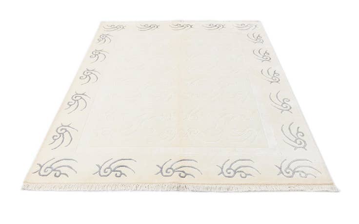 Detail image of 4' 9 x 6' 8 Hand Knotted Darya Wool Rug