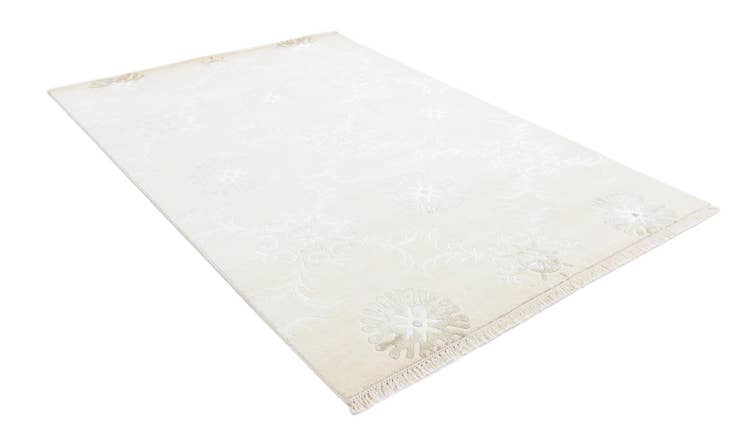 Detail image of 5' 6 x 8' Hand Knotted Darya Wool Rug