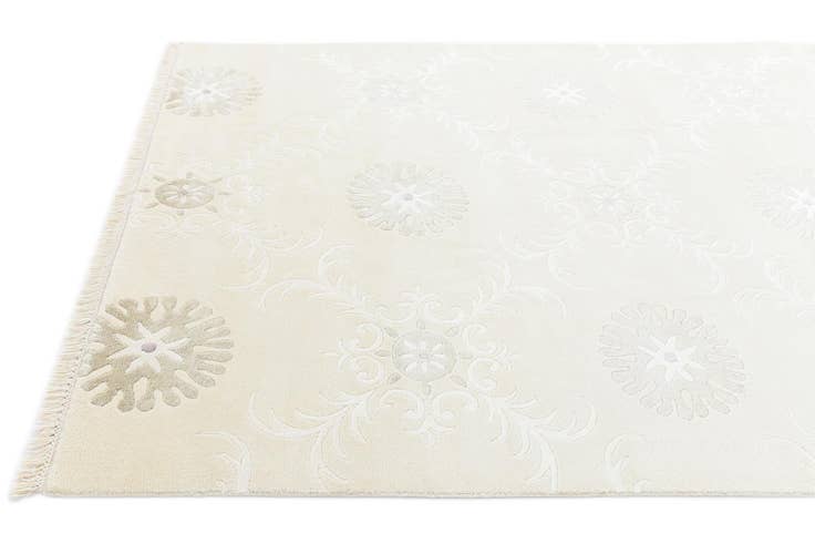 Detail image of 5' 6 x 8' Hand Knotted Darya Wool Rug