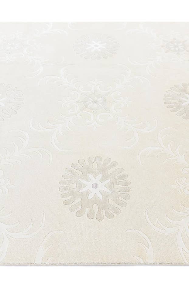 Detail image of 5' 6 x 8' Hand Knotted Darya Wool Rug