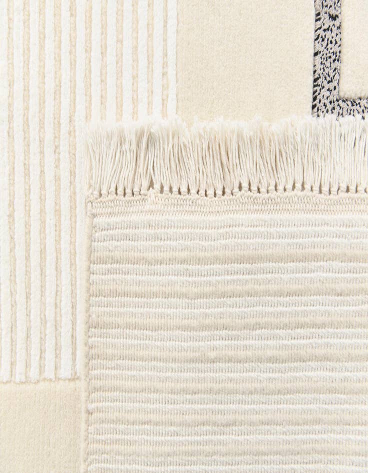 Detail image of 6' 7 x 9' 10  Hand Knotted Darya Rug