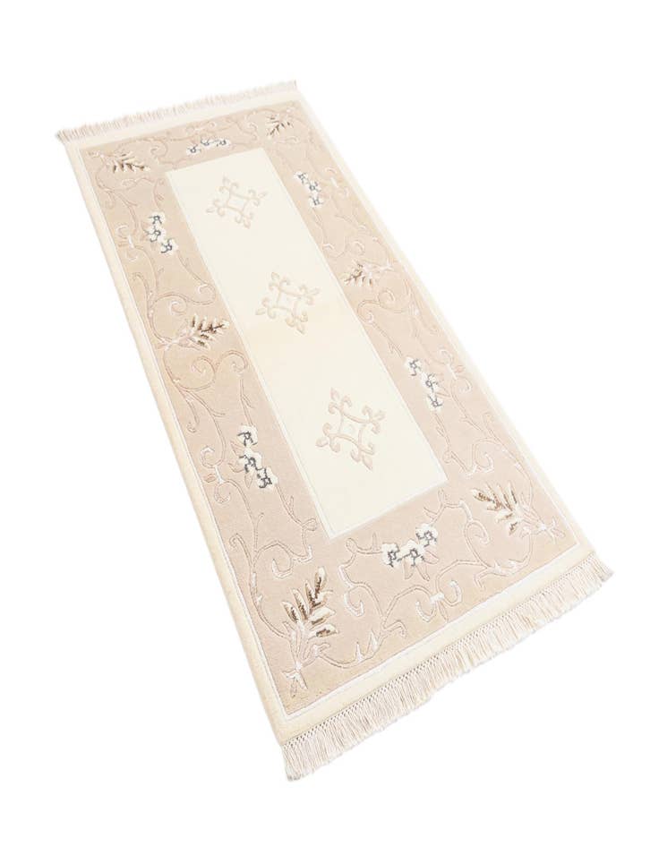 Detail image of 2' 8 x 4' 10  Hand Knotted Darya Rug