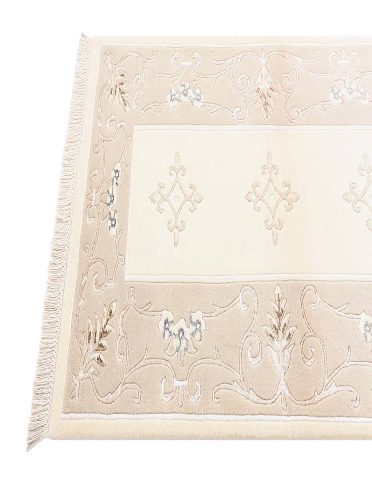 Detail image of 2' 8 x 4' 10  Hand Knotted Darya Rug