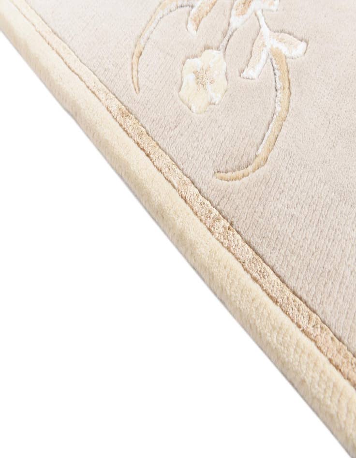 Detail image of 2' 9 x 5'  Hand Knotted Darya Rug