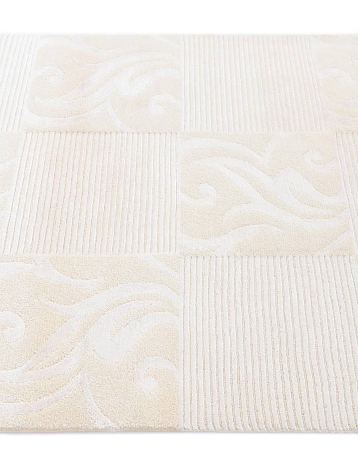 Detail image of 2' 8 x 4' 11 Hand Knotted Darya Wool Rug