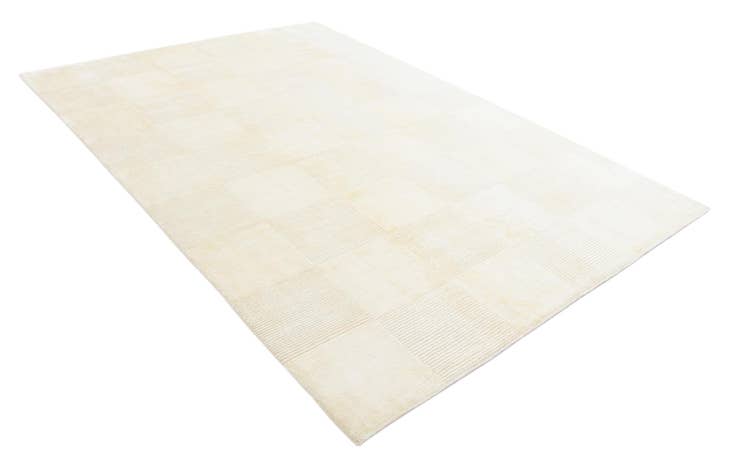 Detail image of 6' 7 x 9' 7 Hand Knotted Darya Wool Rug