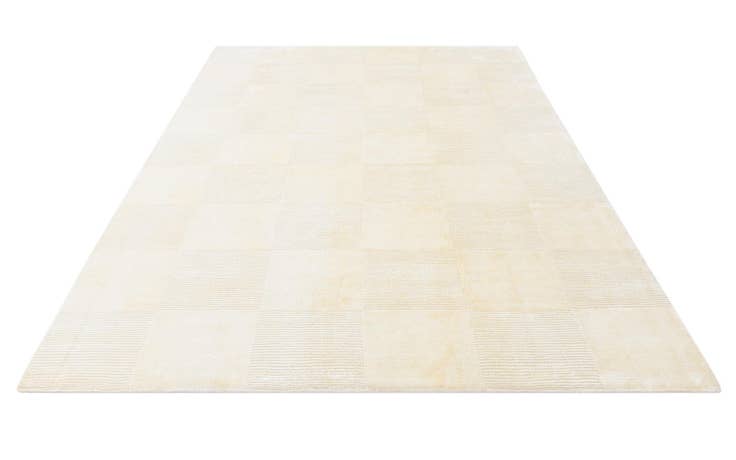 Detail image of 6' 7 x 9' 7 Hand Knotted Darya Wool Rug