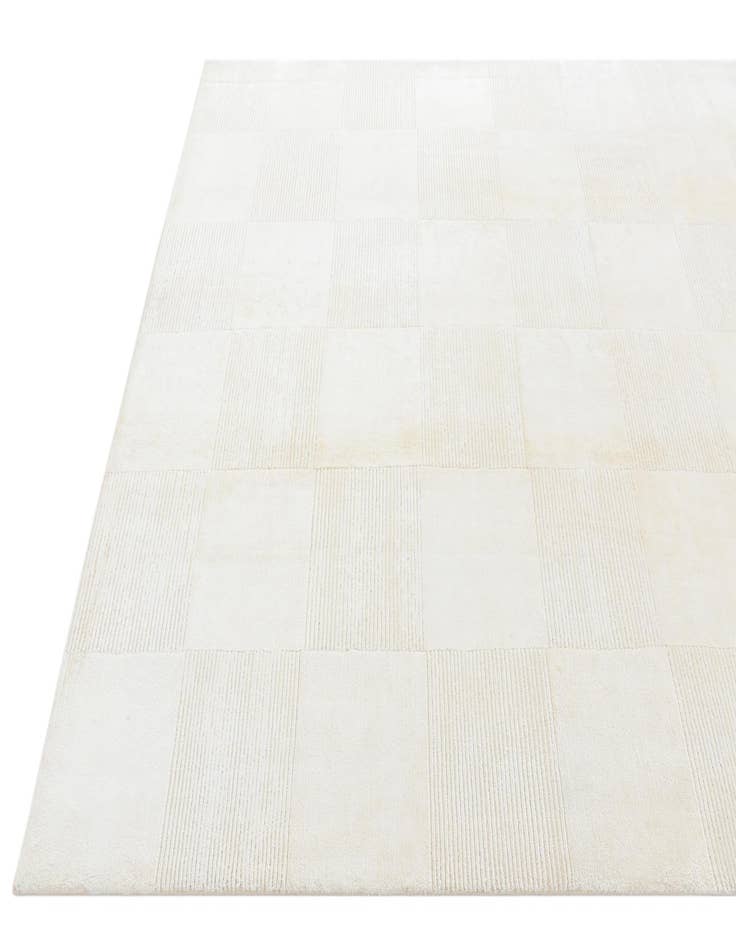 Detail image of 6' 7 x 9' 7 Hand Knotted Darya Wool Rug