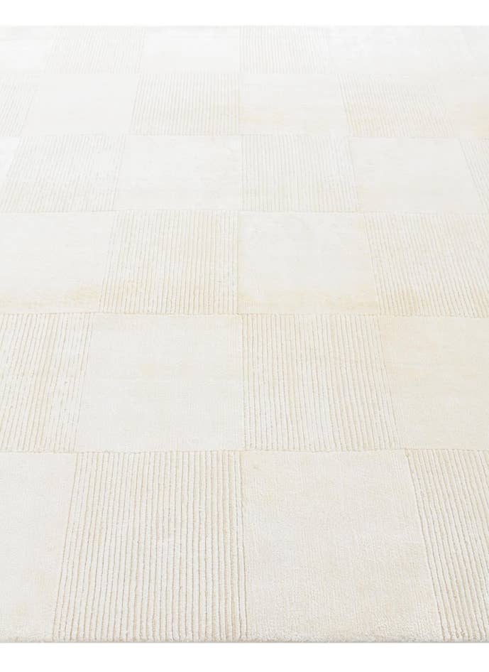 Detail image of 6' 7 x 9' 7 Hand Knotted Darya Wool Rug