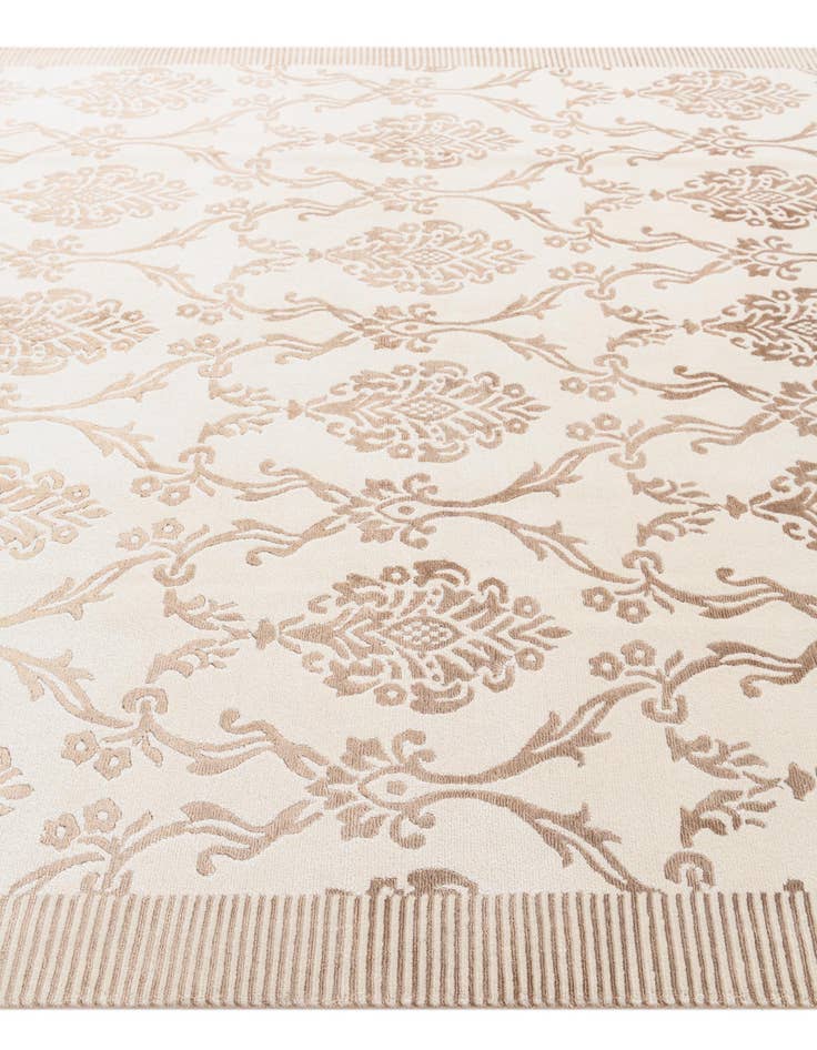 Detail image of 6' 8 x 10'  Hand Knotted Darya Wool Rug