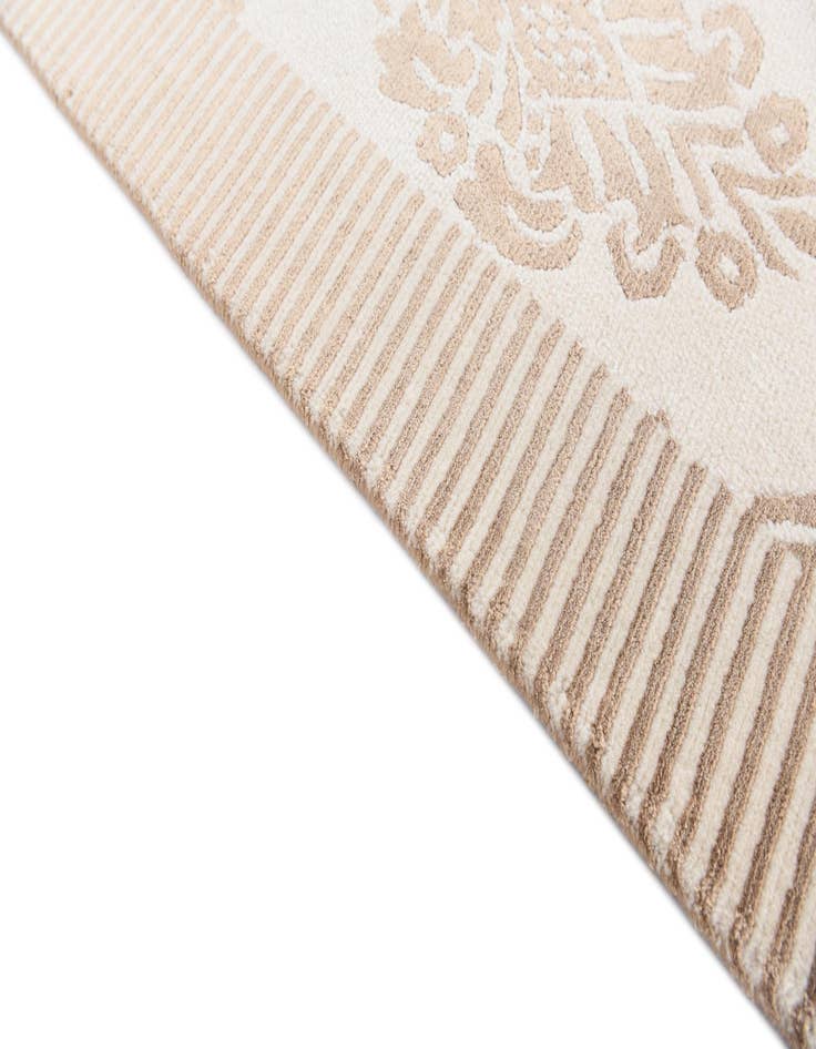 Detail image of 6' 8 x 10'  Hand Knotted Darya Wool Rug