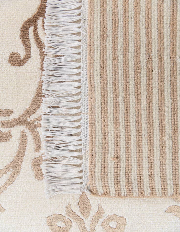 Detail image of 6' 8 x 10'  Hand Knotted Darya Wool Rug