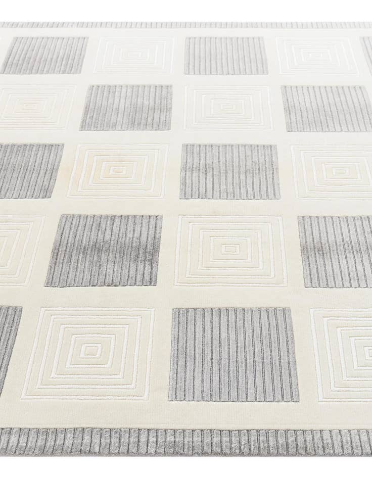 Detail image of 5' 6 x 7' 9  Hand Knotted Darya Wool Rug