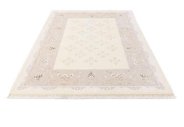 5' 9 x 8' Hand Knotted Darya Rug
