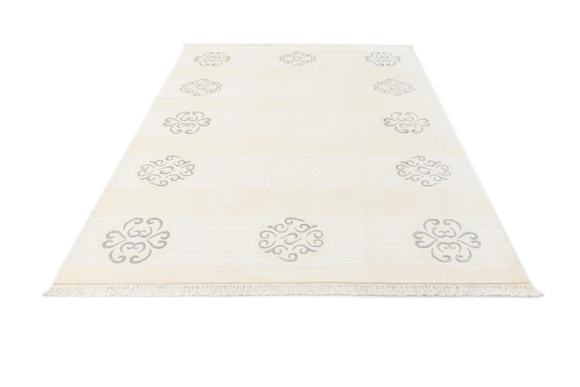 5' 7 x 8' Hand Knotted Darya Rug