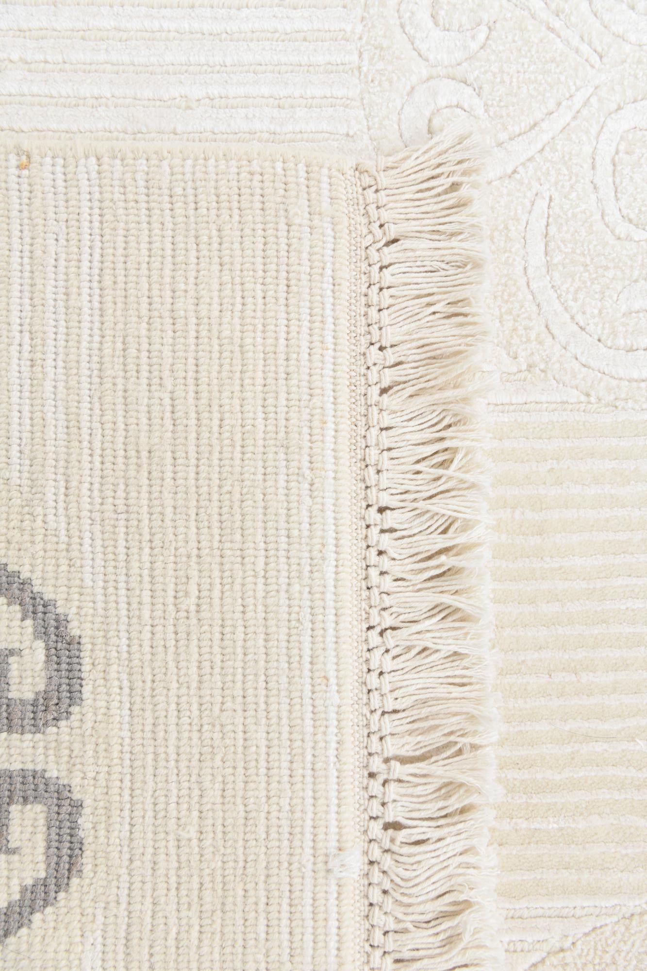5' 7 x 8' Hand Knotted Darya Rug