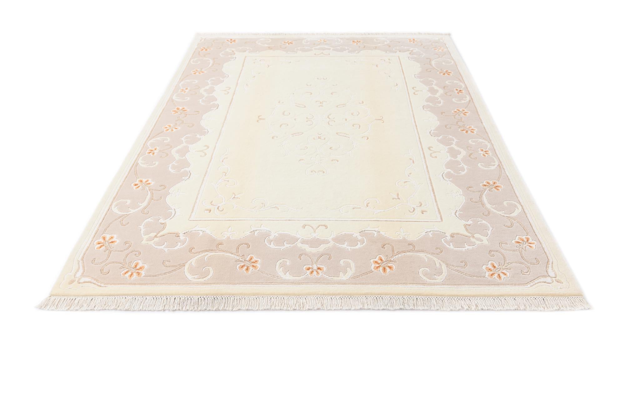 5' 7 x 8' Hand Knotted Darya Rug