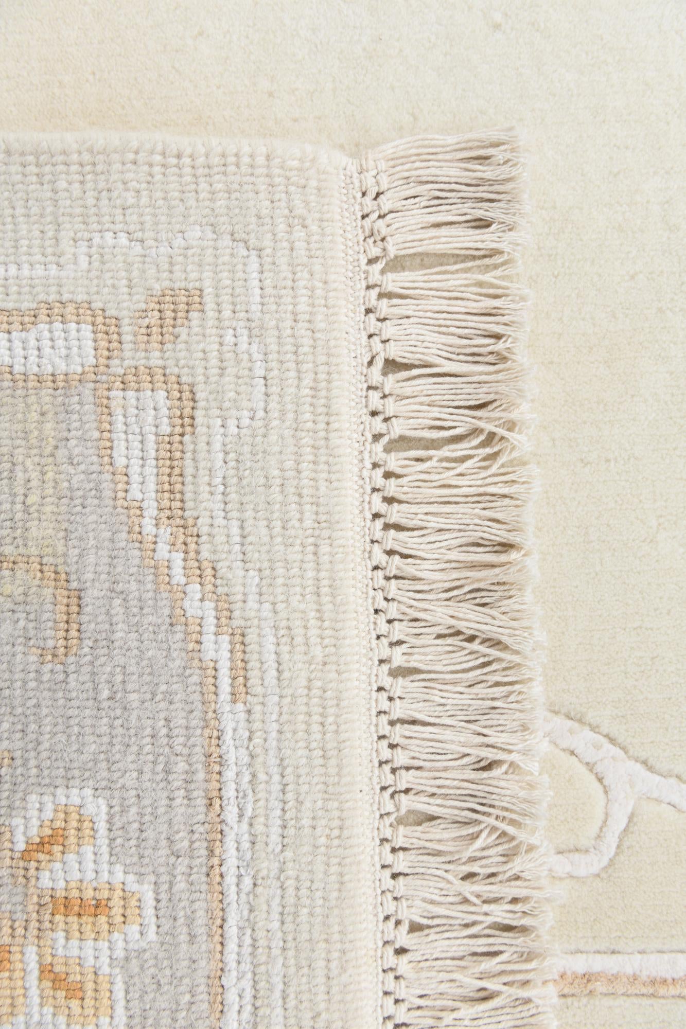 5' 7 x 8' Hand Knotted Darya Rug