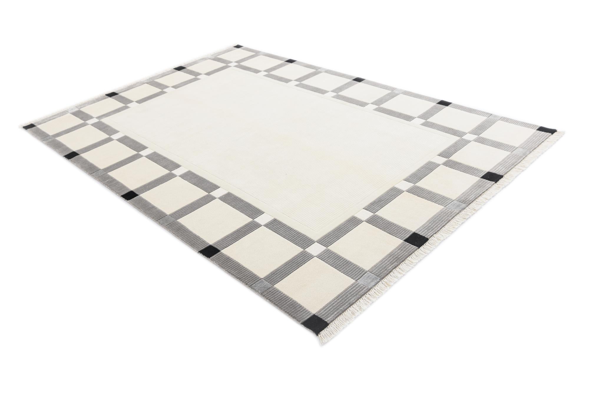 5' 8 x 7' 10 Hand Knotted Darya Wool Rug