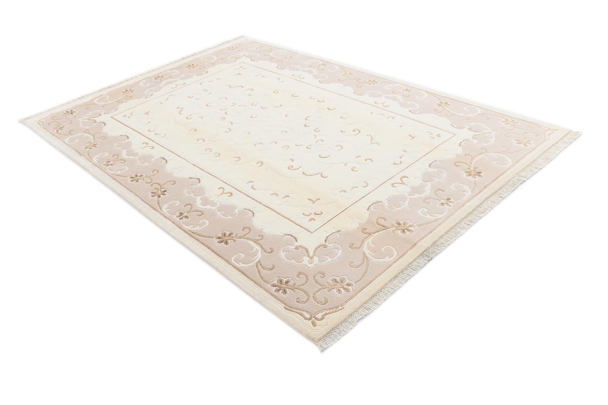 5' 8 x 8' Hand Knotted Darya Rug