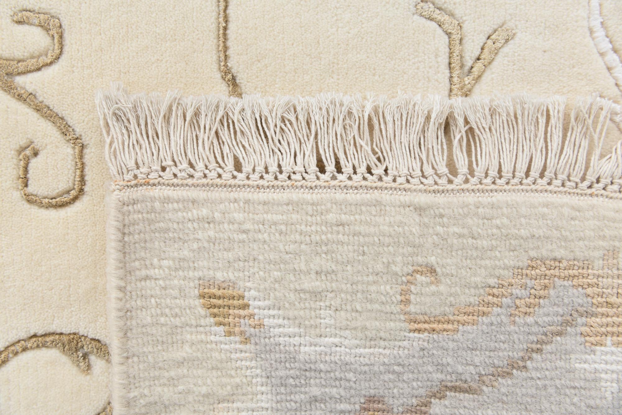 5' 8 x 8' Hand Knotted Darya Rug