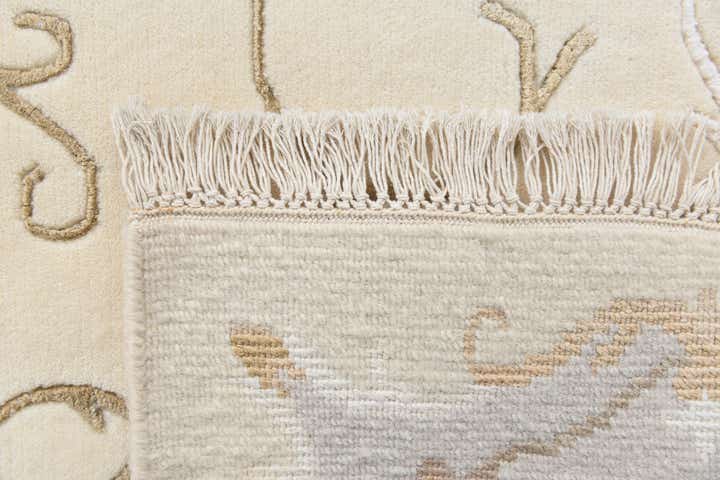 5' 8 x 8' Hand Knotted Darya Rug