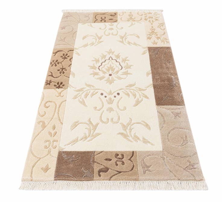 Detail image of 2' 7 x 4' 11 Hand Knotted Darya Rug
