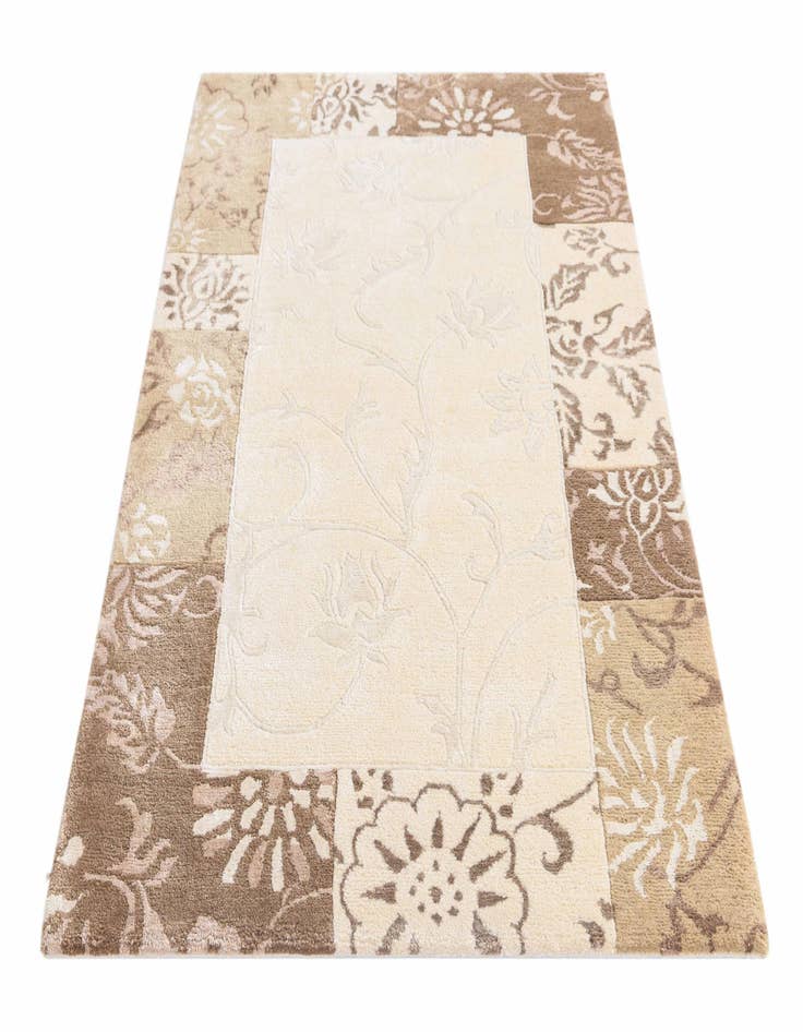 Detail image of 3' x 4' 11  Hand Knotted Darya Wool Rug