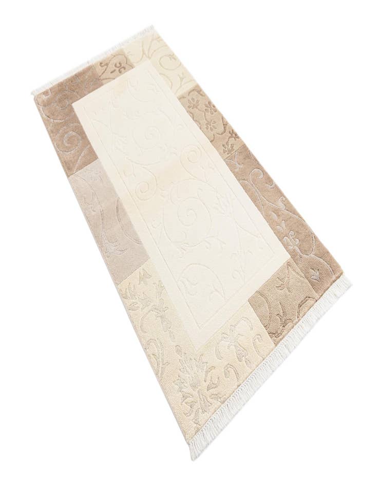 Detail image of 2' 8 x 4' 11  Hand Knotted Darya Wool Rug