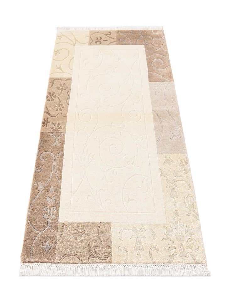 Detail image of 2' 8 x 4' 11  Hand Knotted Darya Wool Rug