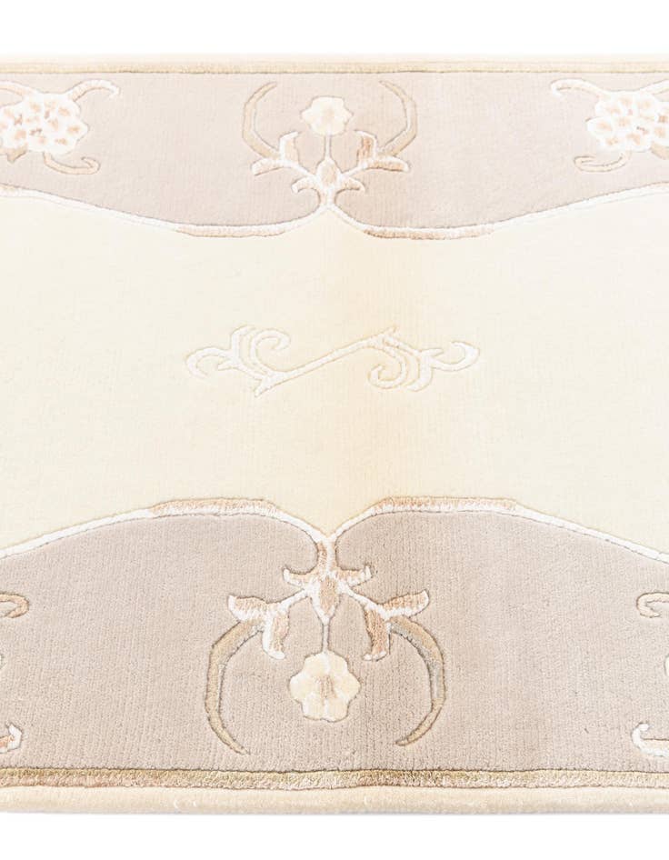 Detail image of 2' 9 x 5'  Hand Knotted Darya Rug