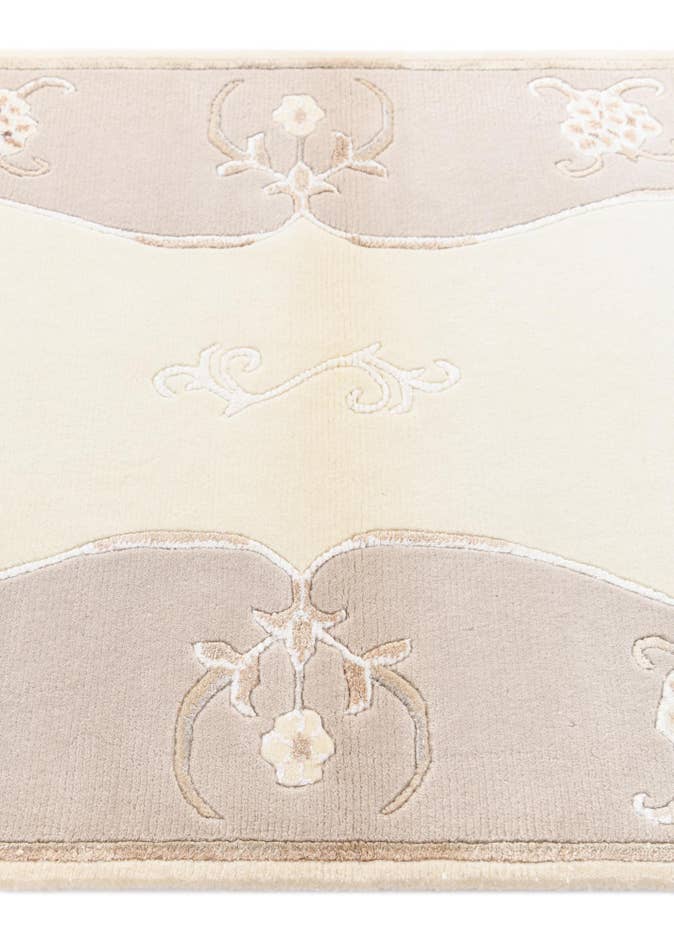 Detail image of 2' 9 x 5' Hand Knotted Darya Rug