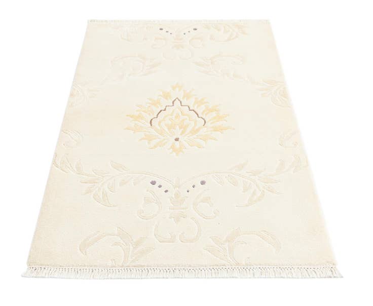 Detail image of 2' 7 x 4' 10 Hand Knotted Darya Rug