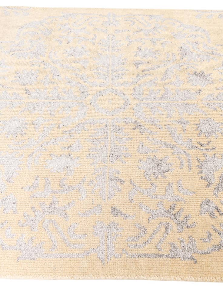 Detail image of 4' 10 x 8'  Hand Knotted Darya Rug