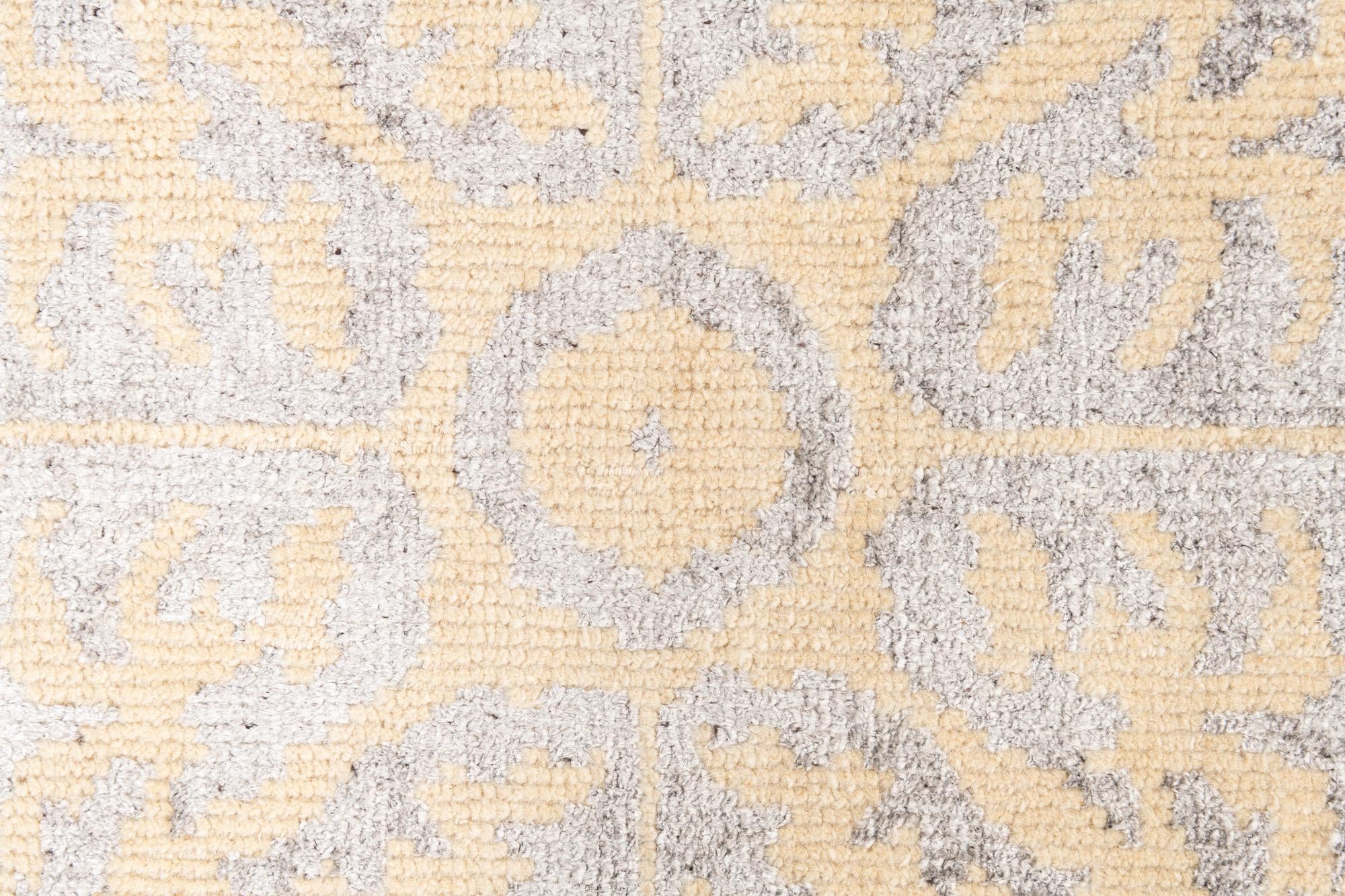 4' 10 x 8' Hand Knotted Darya Rug