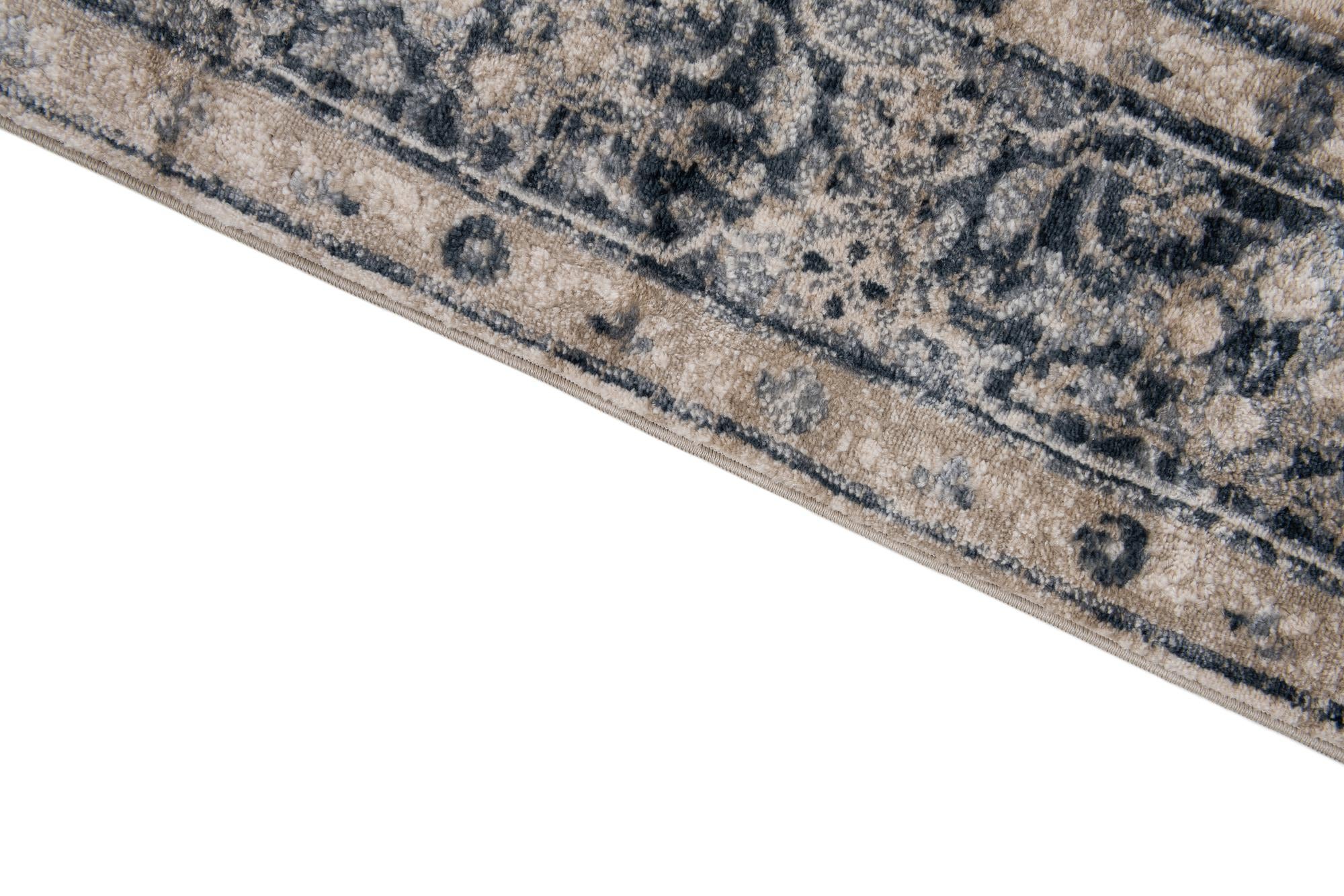 5' x 7' 6 Eliza Rug