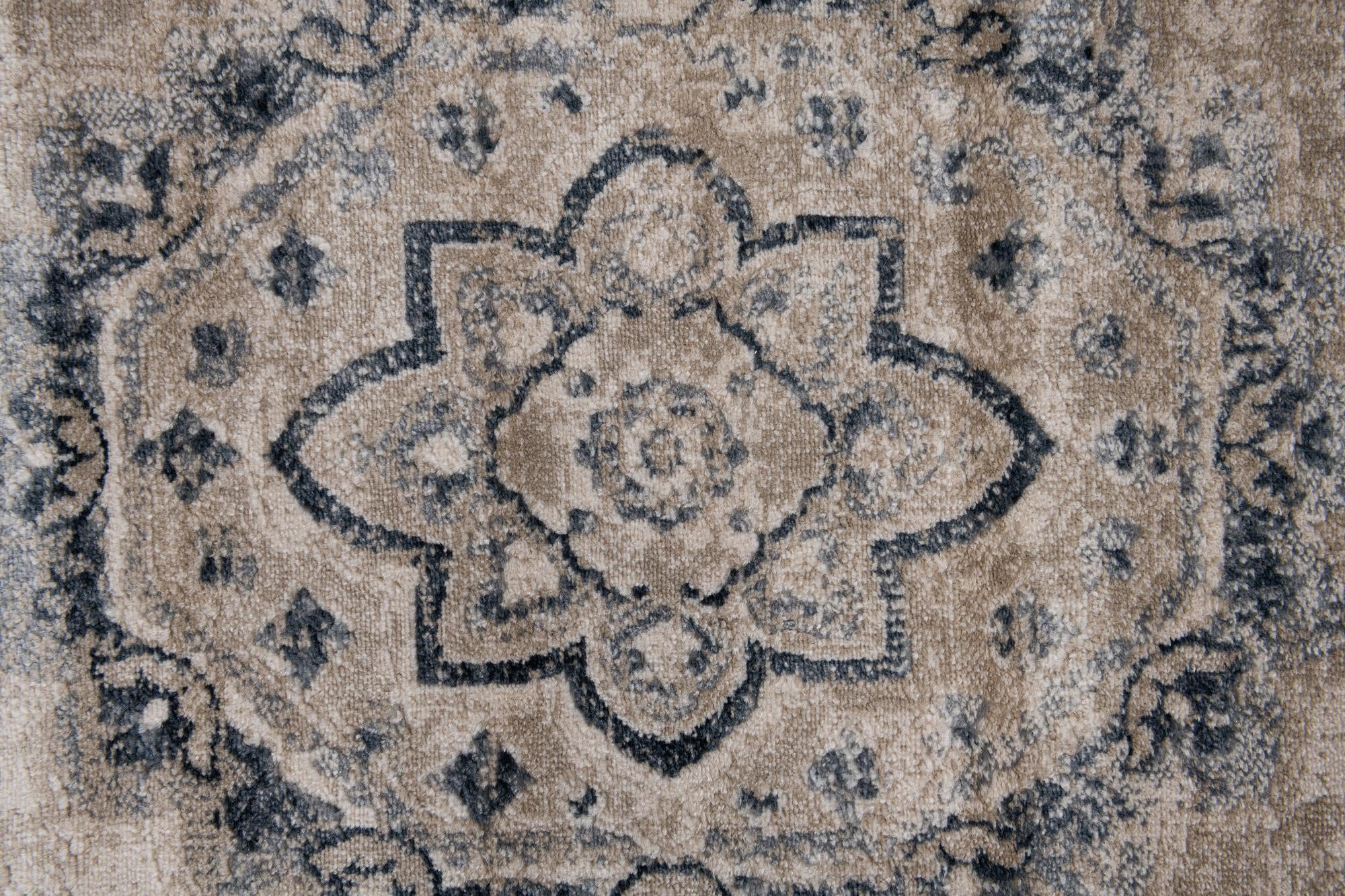 5' x 7' 6 Eliza Rug