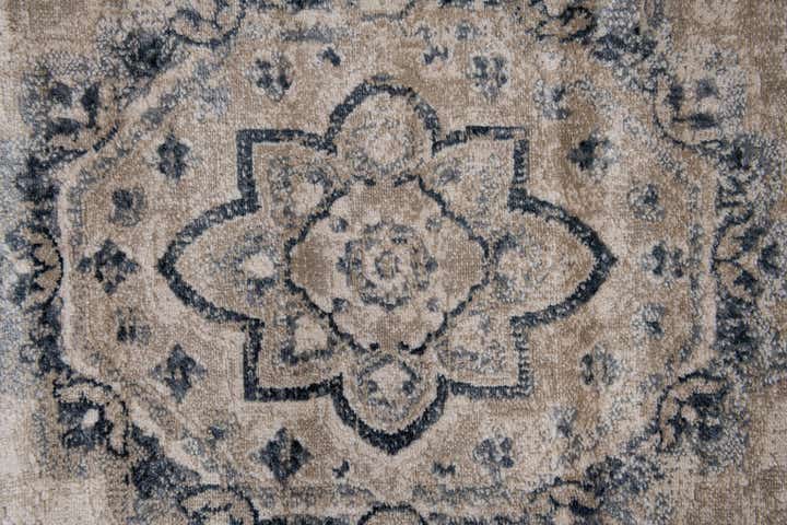 5' x 7' 6 Eliza Rug
