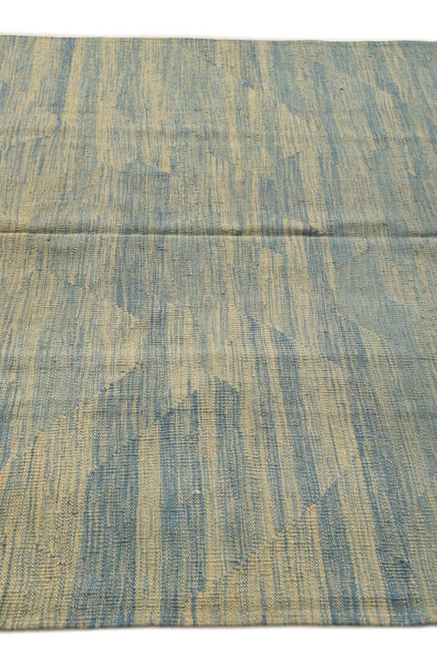 Detail image of 4' 10 x 6' 7 Hand Woven Kilim Modern Wool Rug