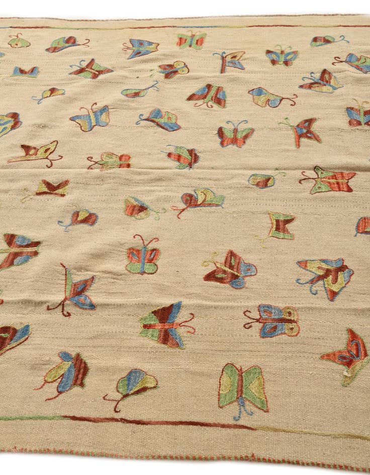 Detail image of 5' 6 x 7' 10  Hand Woven Kilim Modern Wool Rug