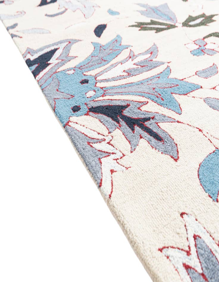 Detail image of 5' x 8' Luna Rug