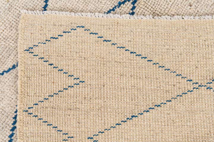 6' 1 x 9' Hand Knotted Moroccan Wool Rug